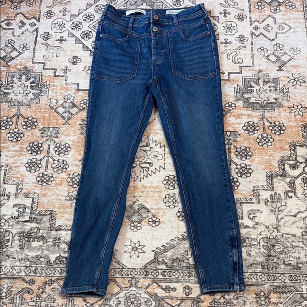PILCRO 28 high rise skinny jeans with zipper ankle hems